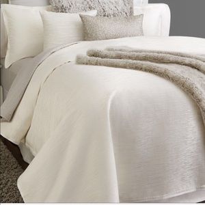Brand New Ivory/White Duvet Cover & Pillow Shams